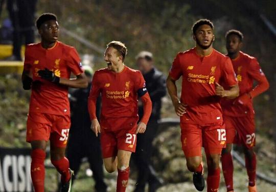 详解棒球规则中的“故意漏接”陷阱及守备方的战术逻辑